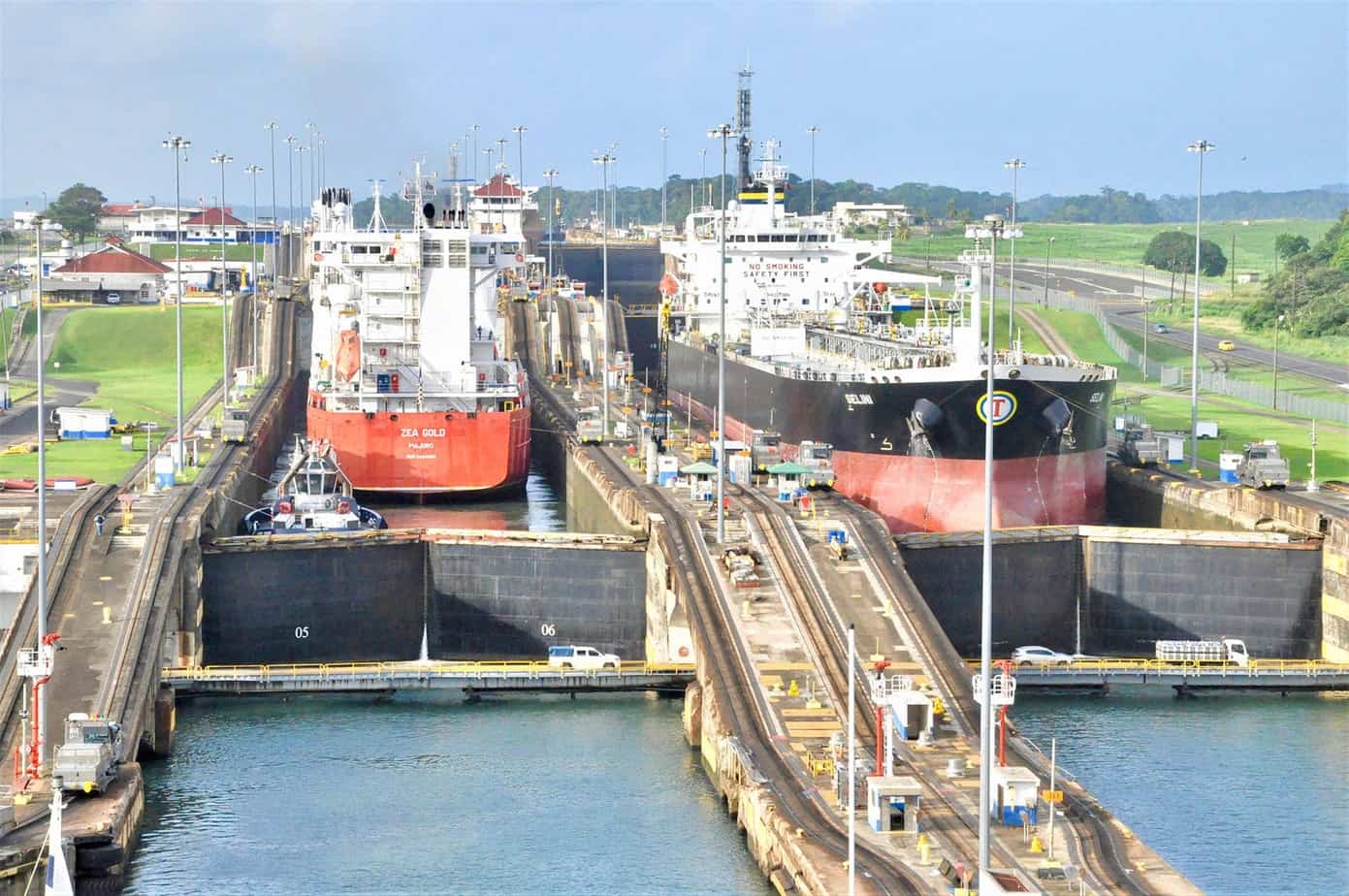 cargo-ship-harbor-panama-2906490-copy