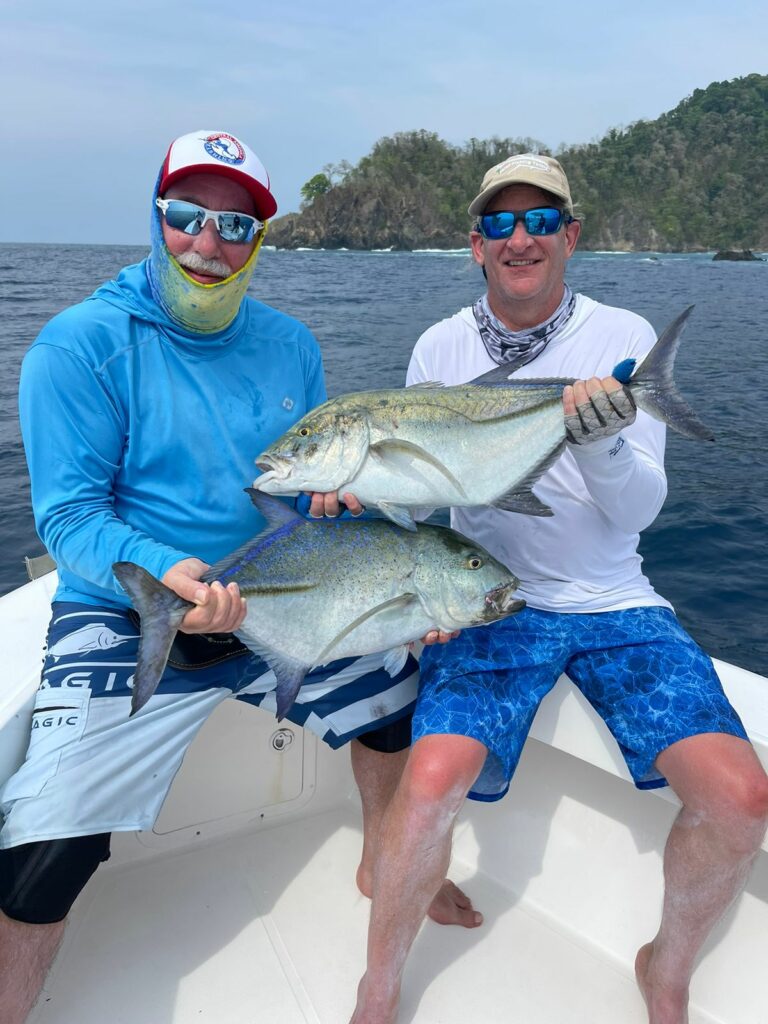 Scott & Ron double hook up on bluefin trevally in Panama